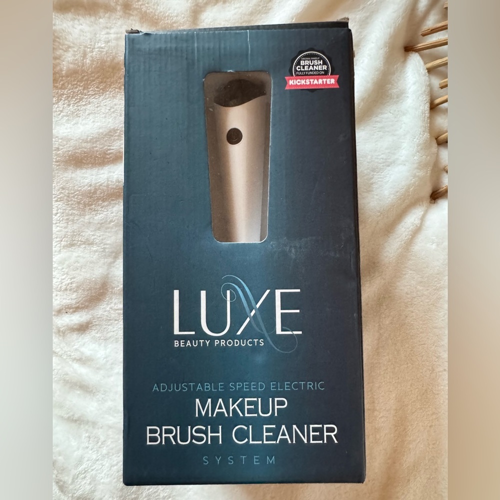 LUXE Beauty Adjustable Speed Electric Makeup Brush Cleaner Set NEW